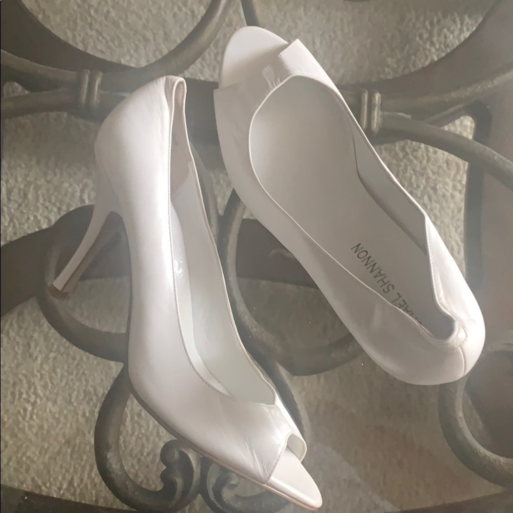 ❄️WINTER SALE PRICE $10❄️ Leather Peep Toe Pumps